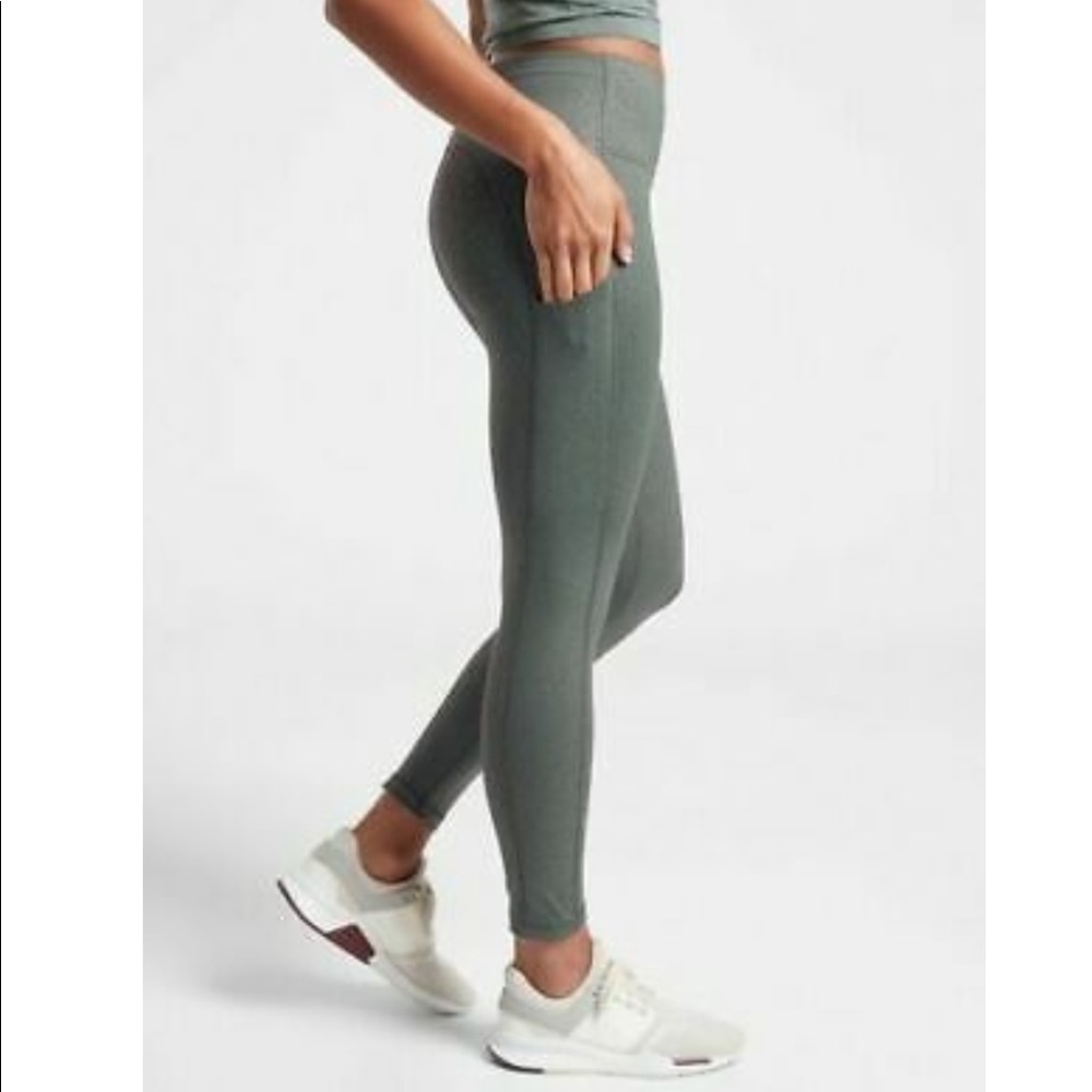 Athleta Ultimate stash pocket 7/8 - S